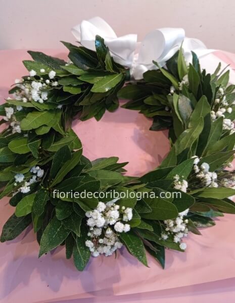 coroncina di laurea con alloro e gipsophila