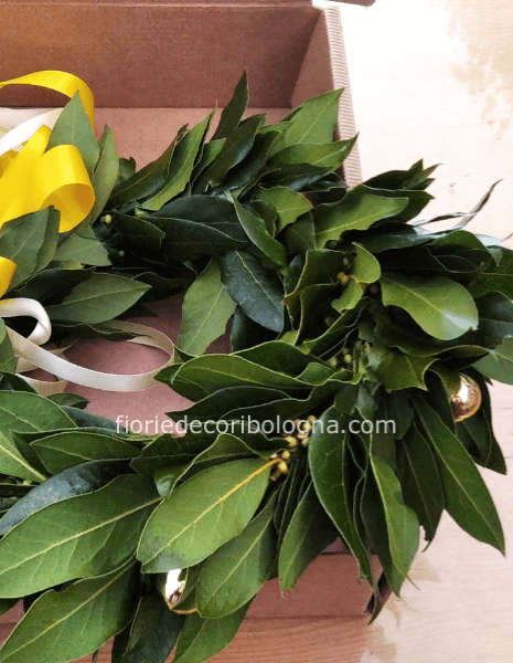 Coroncina alloro con bacche dorate