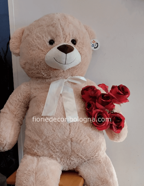 Orso con rose on sale